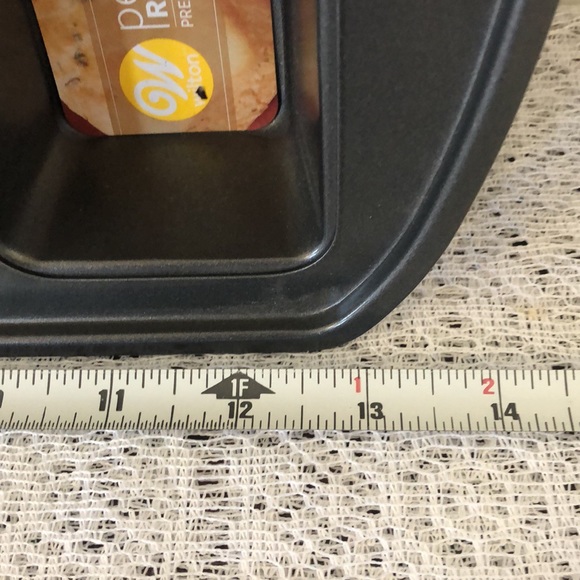 New! Wilton Premium Non-Stick 8 Mini Loaf Pan with Baking Cup Liners - Picture 11 of 12